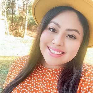 Meet your Posher, Raquel